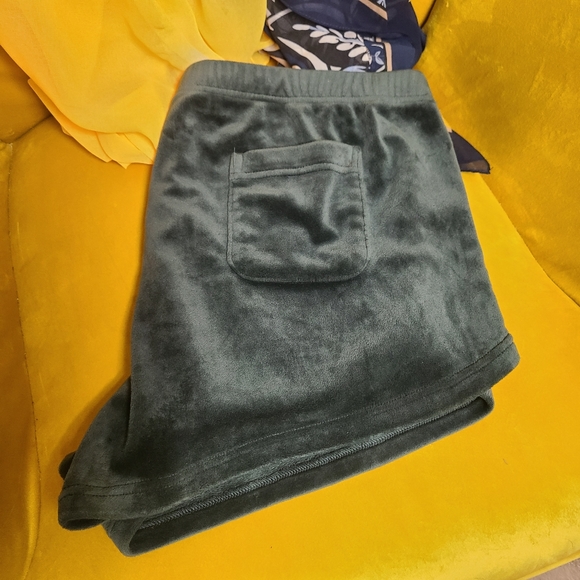 Ugg Velour Shorts Size XL - Picture 4 of 5